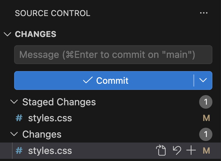Панель: styles.css одновременно в разделе Staged Changes и в разделе Changes